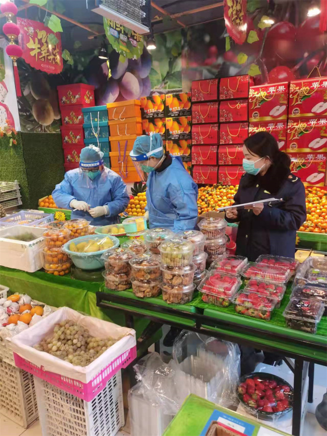 宝鸡市陈仓区市场监管局：开展进口水果专项检查