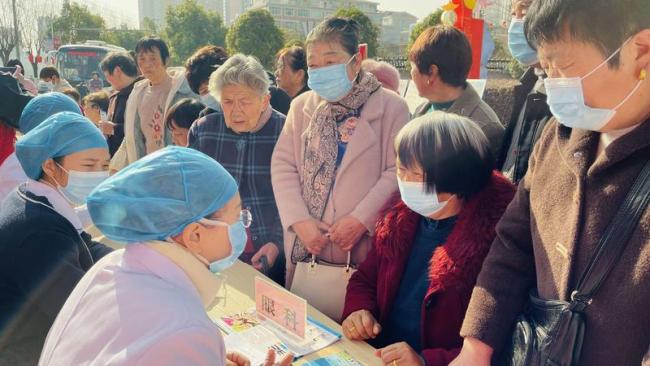 安康汉阴开展义诊主题党日活动