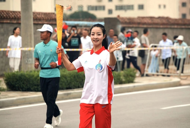 陕西省第十七届运动会火炬传递榆阳区站点火起跑仪式举行