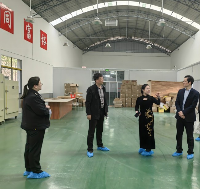 白河县委常委、统战部长纪昌斌深入企业开展复工复产、食品安全调研