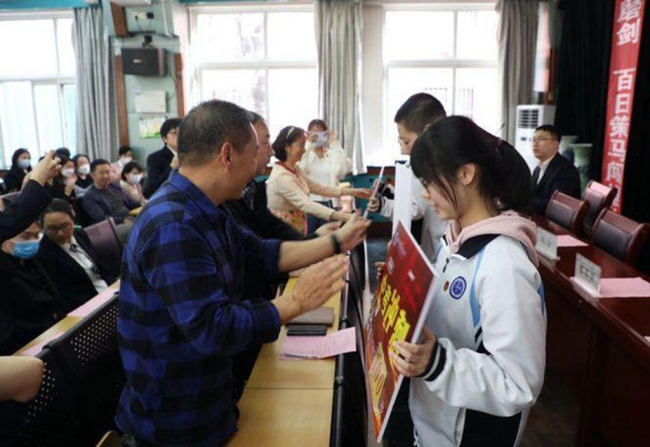 石家庄好的高铁乘务学校_石家庄高铁乘务学校好进吗_石家庄高铁乘务学校好不好