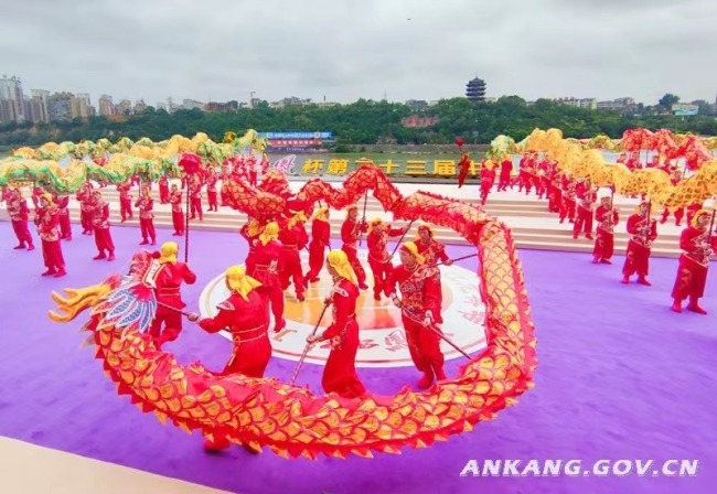 China‘s Ankang holds Dragon Boat race to welcome the Dragon Boat Festival