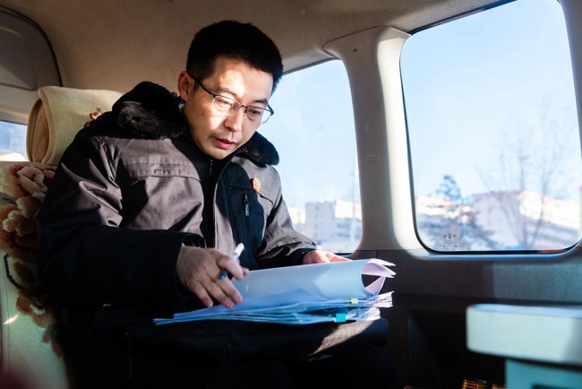 榆阳法院郑硕：做一名有温度的执行法官