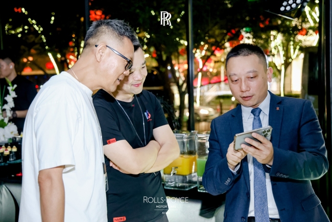 百年预言 御电新生 劳斯莱斯汽车西安SPECTRE灵感耀现