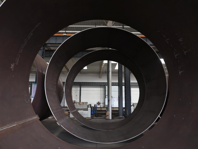 大风车转呀转风电塔筒白水造