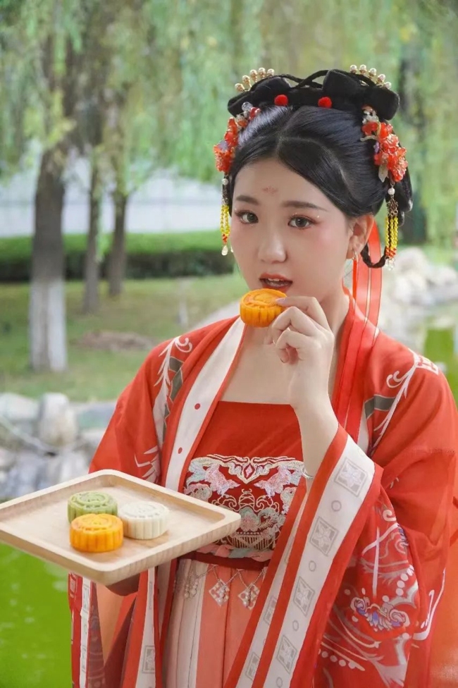 陕西十校联名校徽月饼上新 你最pick哪一款？