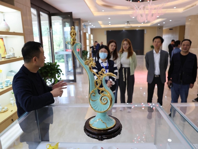 你听，千年耀州窑发出了新声音