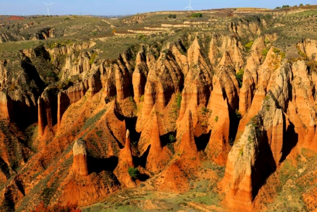 陕西佳县:绮丽多姿“红土林”,惊艳!