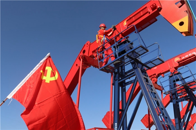 “红色引擎”升级，澎湃动能迸发——长庆油田采油八厂以高质量党建引领高质量发展综述