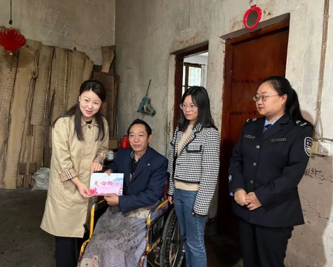 刘洁：以法护航促发展 践行公益显担当