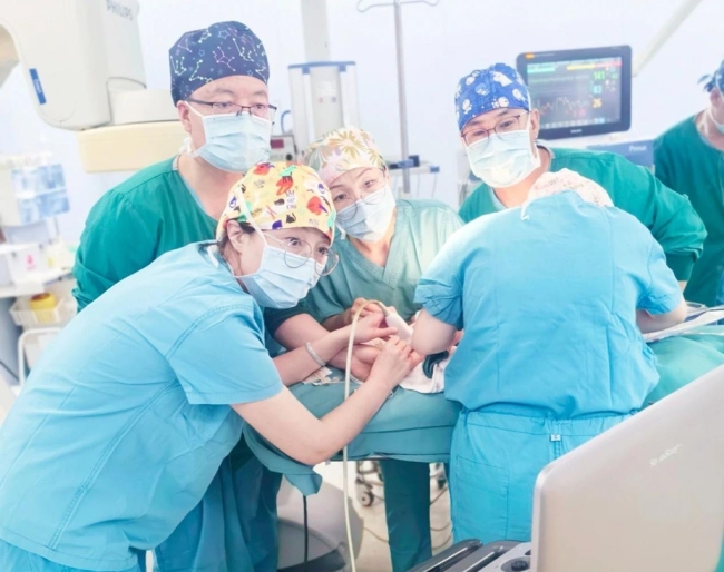 西安国际医学中心医院为出生46小时新生儿进行开颅救治