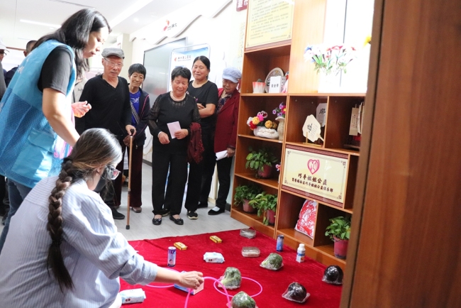 神木市鸳鸯塔社区开展“预防疾病致残·守护残疾康复”志愿服务活动