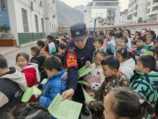 西安公安处：实招筑防线 严防护坦途