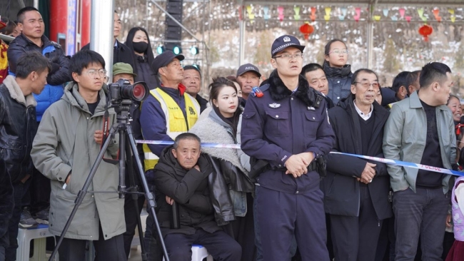 陕西横山牛王会盛况空前 吸引全国各地游客前来观赏