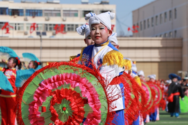 陕西绥德县：秧歌扭出教育风采 汇演共贺新春盛景