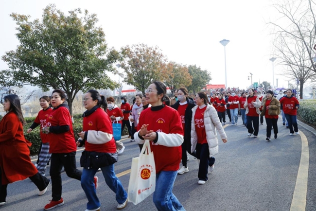 眉县纪念“三八”国际妇女节115周年大会暨第三届女职工健步走活动成功举行