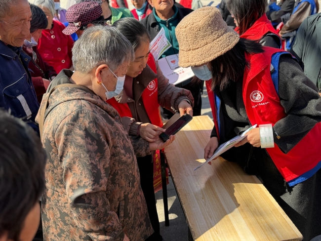 神木市迎宾路街道农科社区：推进信息无障碍建设 助力老人乐享信息便利