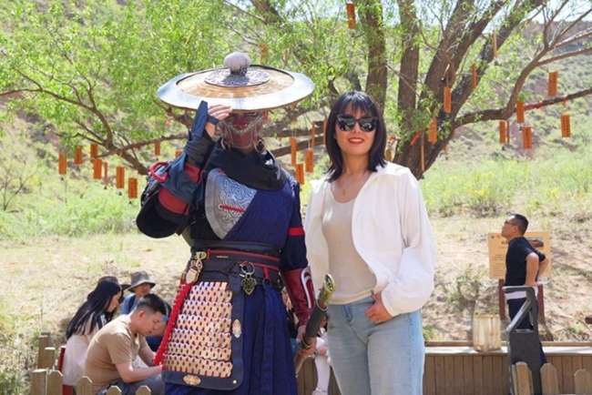 靖边县“五一”假期旅游市场火爆