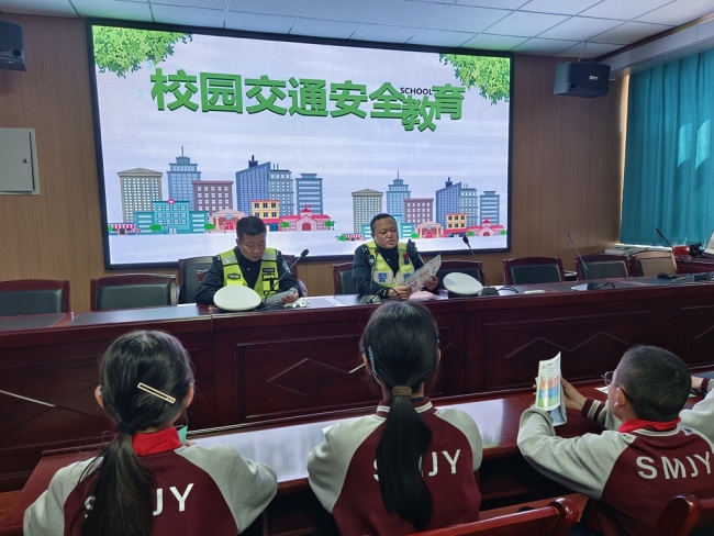 神木市大保当镇：筑牢交通安全防线 守护群众出行平安