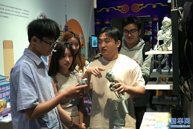 西安欧亚学院毕业生设计作品展 借数字技术重构传统文化
