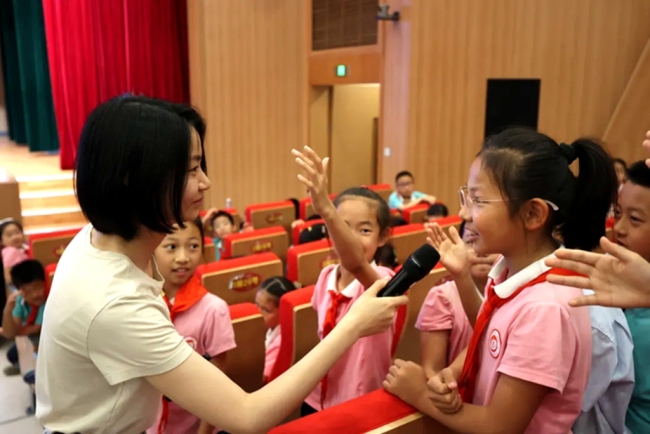 西安经开区举办知识产权进校园活动暨“科创少年计划共建基地”揭牌仪式