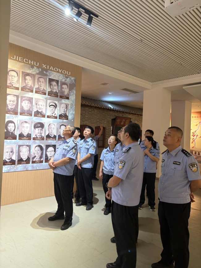 踏寻红色足迹 凝聚奋进力量——绥德法院法警队开展主题党日活动