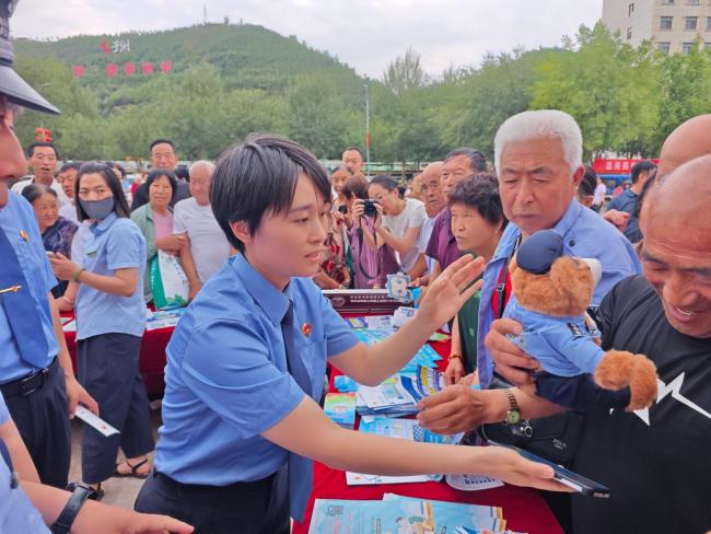 和群众互动答题赢取防诈骗小礼品