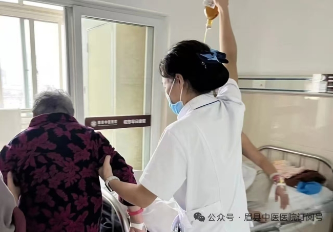 当笔“开”成花，医患情长在眉县中医医院悄然绽放