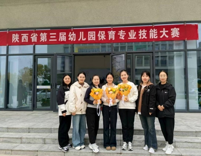 张楠：青春烛火映童心扎根乡土育新芽