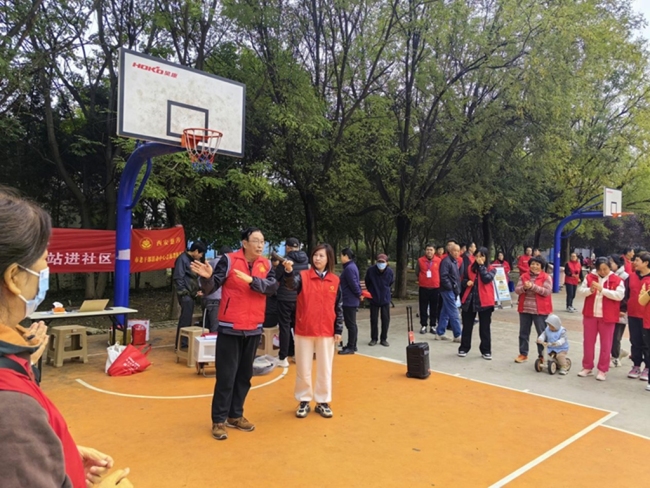 西安经开区阳光馨园社区“敬老月”活动启幕