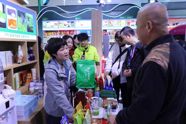 农高会上“安康日”看安康馆