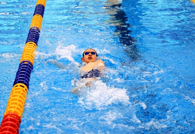 34校400余名选手 规模创历届之最 西安经开区中小学生游泳比赛圆满落幕
