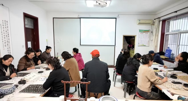 陕西府谷：从“养老”到“享老” 让老年时光闪闪发光