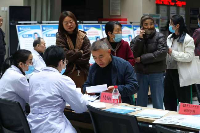 宝鸡市中心医院“博士团基层行”义诊活动走进眉县人民医院