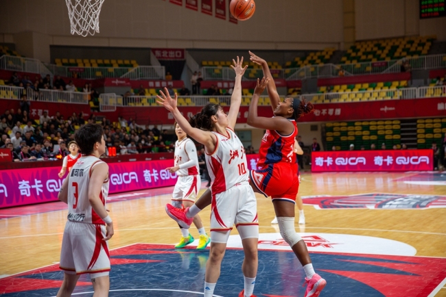 WCBA常规赛:陕北篮球热潮起!陕西榆林天泽主场首战展风采