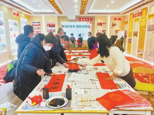 义务写春联送祝福