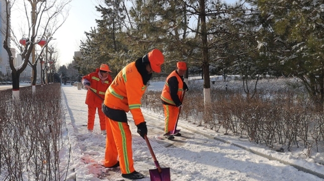 陕西神木：闻“雪”而动 向“雪”而行 全城合力筑牢出行安全防线
