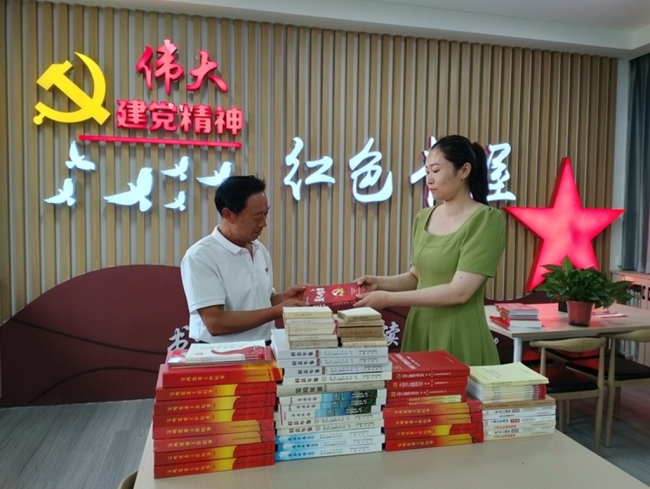 眉县郭何村把“红色书屋”建成乡村振兴“智慧屋”