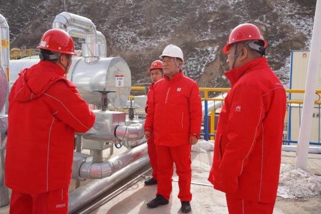 子长采油厂党委副书记、厂长王志辉到基层站点调研指导工作