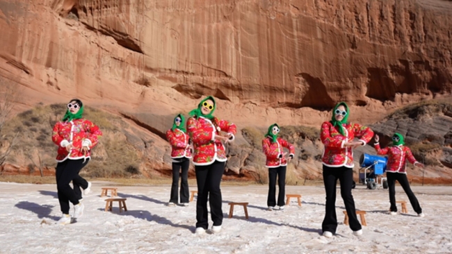 白雪映红岩 靖边波浪谷打造冬季文旅新标杆