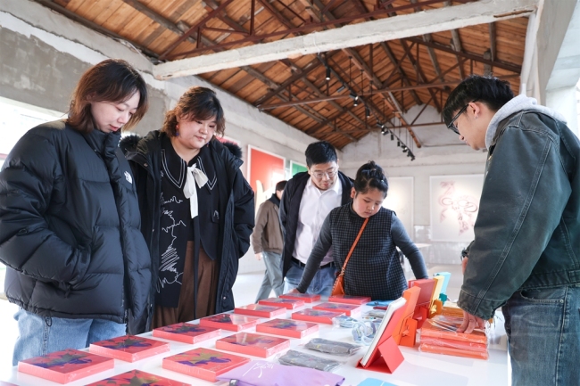 西安欧亚学院“马年生肖主题设计展”精彩开幕