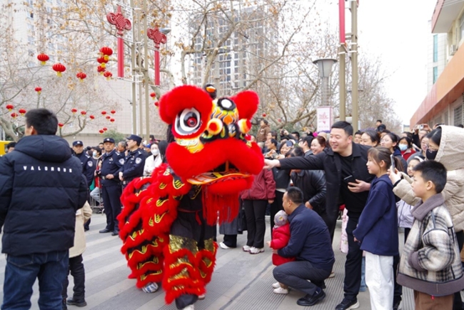 陕西眉县:社火欢腾闹新春 民俗焕彩启新程