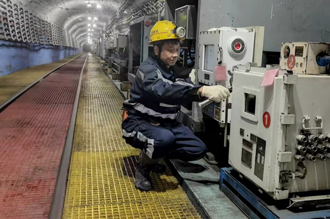 采煤一线践初心 实干担当作先锋——记公司2025年度安全先进个人陈家山煤矿综采队生产一班班长刘建场