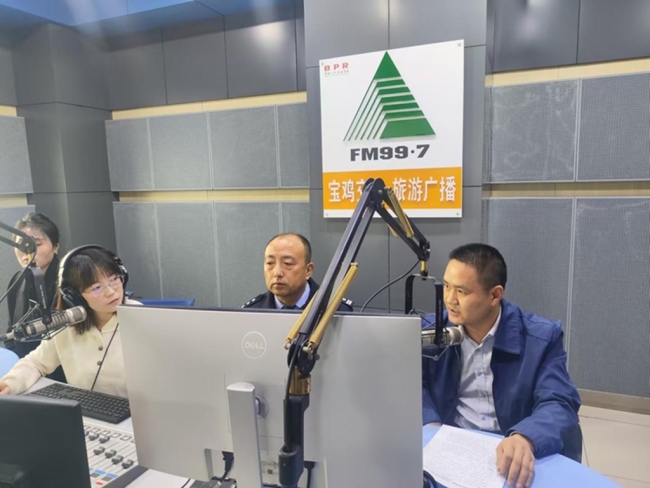 眉县槐芽镇受邀做客宝鸡交通广播 共话交通安全共筑平安防线