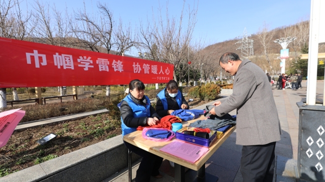 铜川矿业公司下石节煤矿：雷锋精神耀矿山 实干兴业建新功