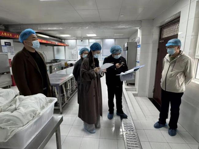 西安市碑林区:多部门联动 筑牢校园食品安全防线
