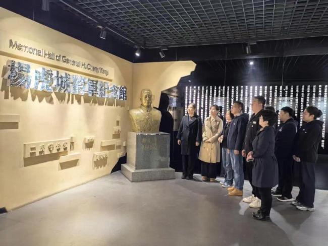 西安市光荣社区与朱雀南区社区：缅怀先烈守初心，文明祭扫树新风