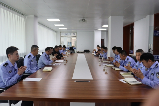 法治服务到一线 规范执法促提升 神木市公安局法制大队为西沙派出所送来“法治及时雨”