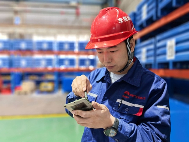 李海雄：从电工到陕煤工匠 用“破”与“立”诠释新时代工匠精神