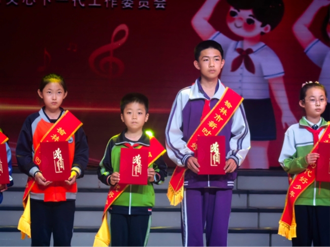 佳县两名学子获评榆林市“新时代好少年”